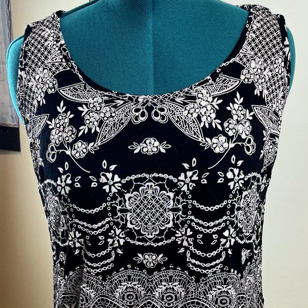 Black and White Sleeveless Blouse with Sequins and Lace